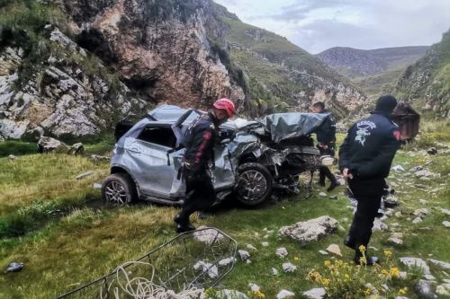 Pasco Veh Culo Cae A Abismo De Metros Y Mueren Personas Radio