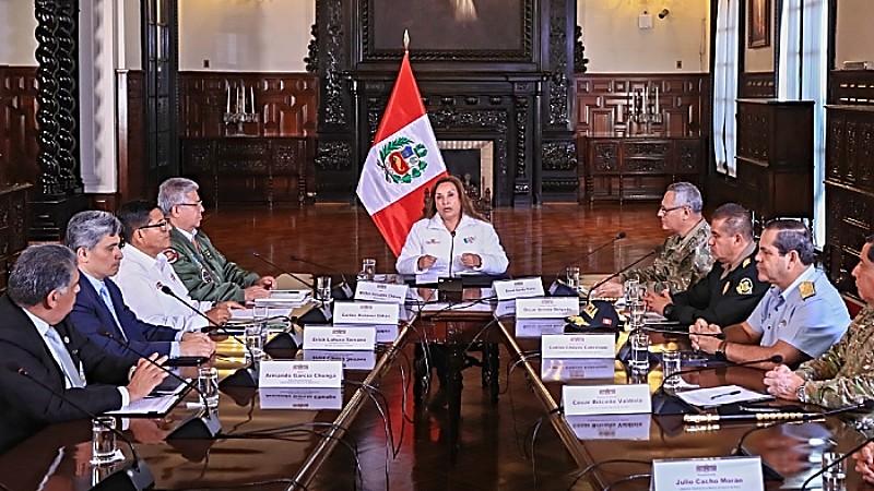 Presidenta Dina BOluarte pnp militares criminalidad 