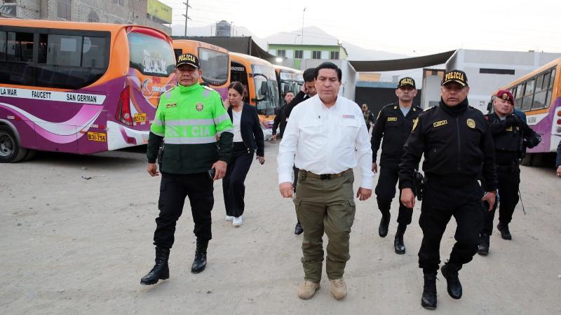 ministro del Interior Tiburcio buses transportistas extorsiones