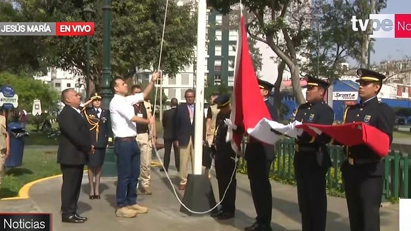 presidente José Jerí himno nacional Jesús maría