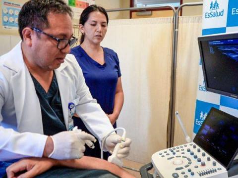 EsSalud ecógrafo