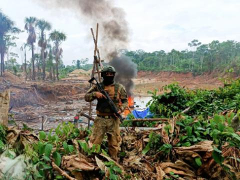 Destruyen bienes de minería ilegal