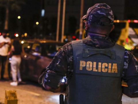 Policía
