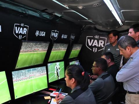 VAR Liga 1 