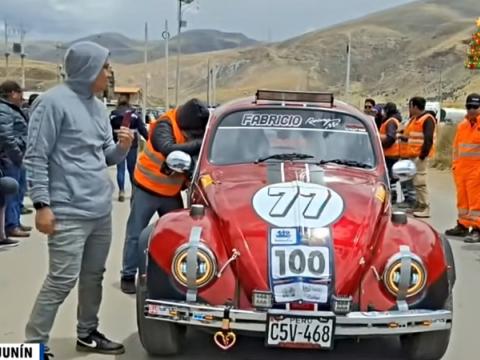 Yauli junín autos carrera rally escarabajo bochito