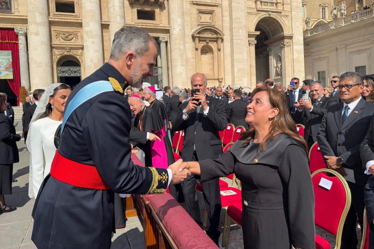 dina boluarte papa francisco